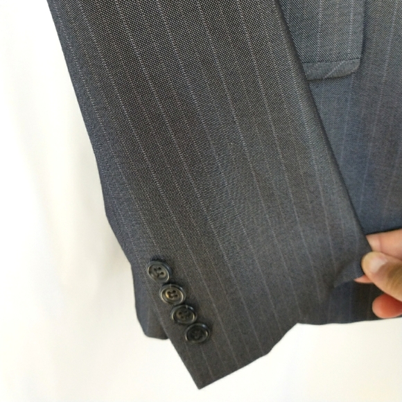 Tahari Arthur S. Levine Pinstripe Long Sleeve Grey Blazer Size 10 - Picture 4 of 8